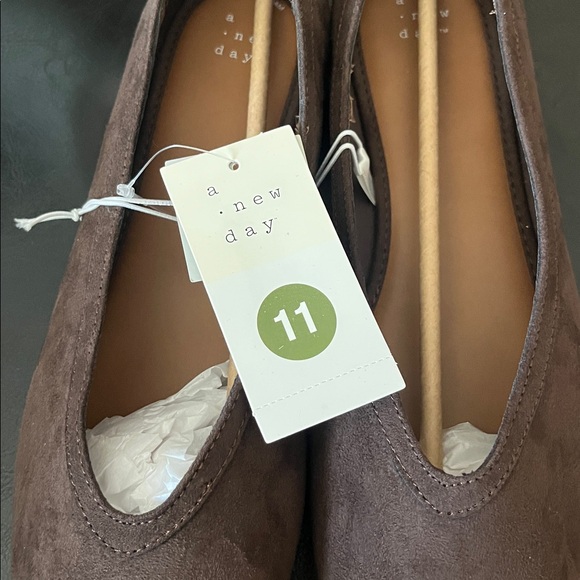 a new day Women's Chocolate Brown Flats - Picture 5 of 6